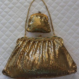 Whiting & Davis Shimmering Gold Mesh Hand Bag #2924 Includes Mini Change Purse